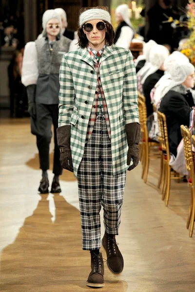 Look 30
